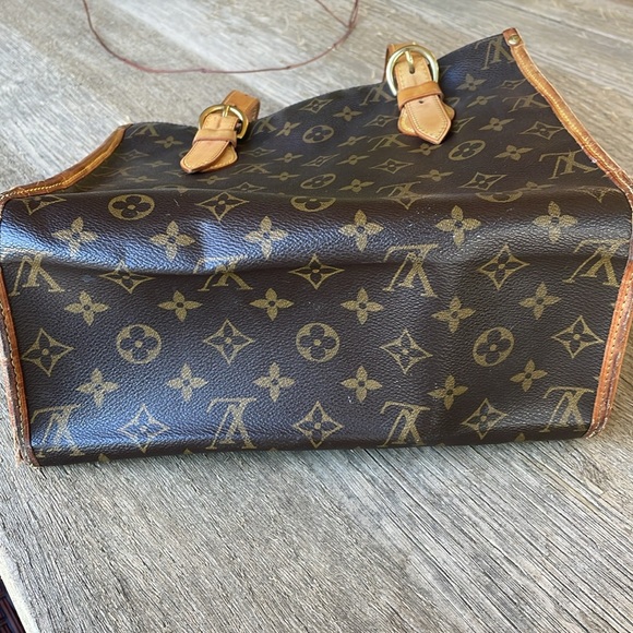 Louis Vuitton Popincourt Bag - Picture 5 of 11